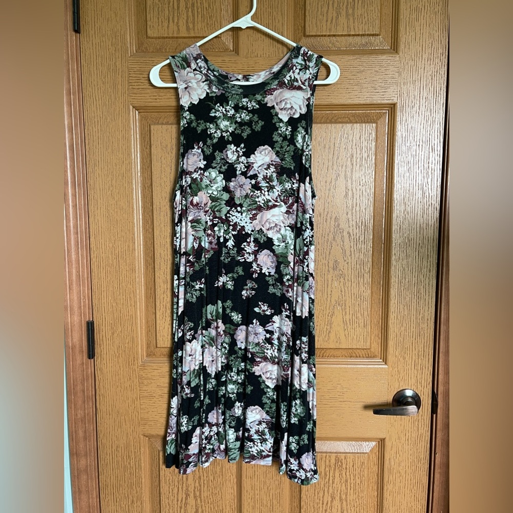 Liberty Love Floral Dress. Size Large